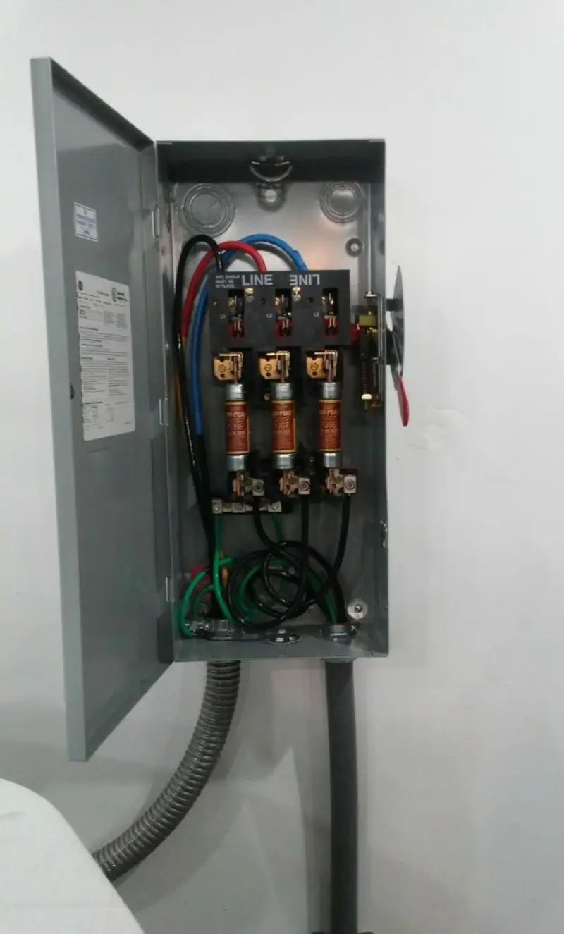 Three-phase disconnect switch installed for Electrical Wiring & Rewiring in Cleveland